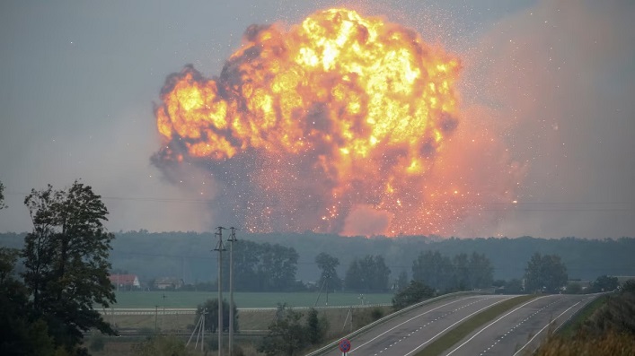 Atak Ukrainy na skład amunicji w Toropce wpłynie na rosyjskie operacje w obwodzie kurskim, ponieważ Kijów kontynuuje ataki.