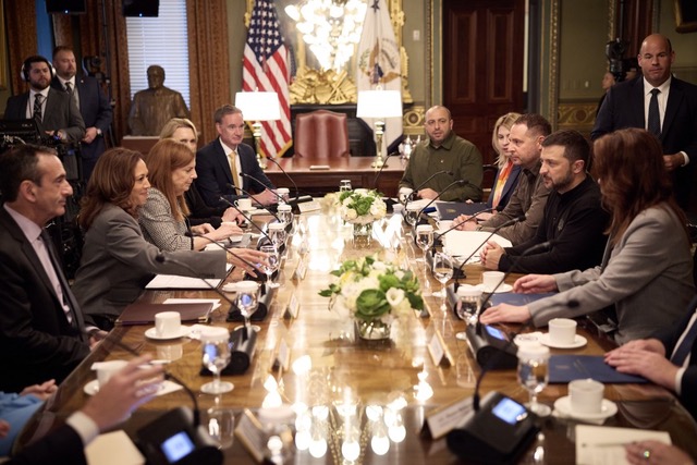 Zelenski se reunió con Biden, Harris y Trump y les presentó su plan de victoria.