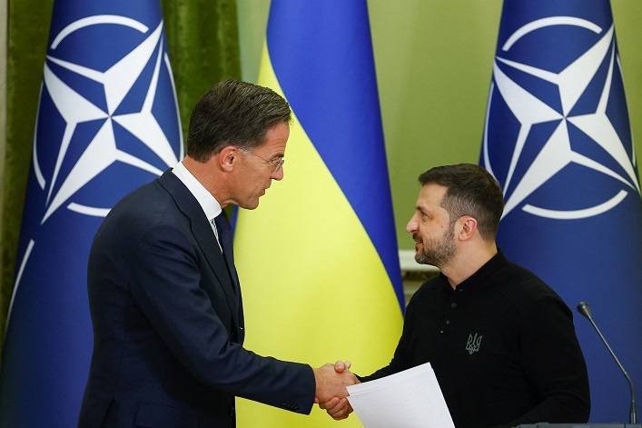 Po zaprzysiężeniu, nowy sekretarz generalny NATO Rutte przybył do Kijowa.