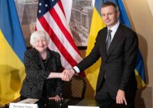 ЄС та США фіналізували рішення про надання Україні кредитів, які оплачуватиме Москва.