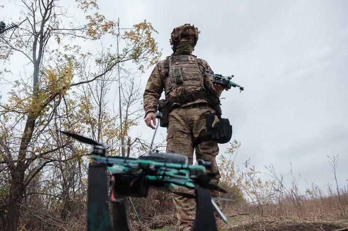 У Фінляндії запустять завод з виробництва дронів у співпраці з українськими виробниками, хоча Україна вже здатна саме себе повністю забезпечувати БПЛА.