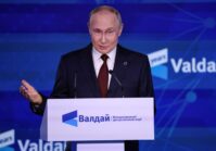 Putin intenta restablecer las relaciones con EE.UU. y convencer a Trump de que se ponga de su lado.