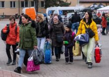 Союзники згортають програми підтримки українців у своїх країнах.