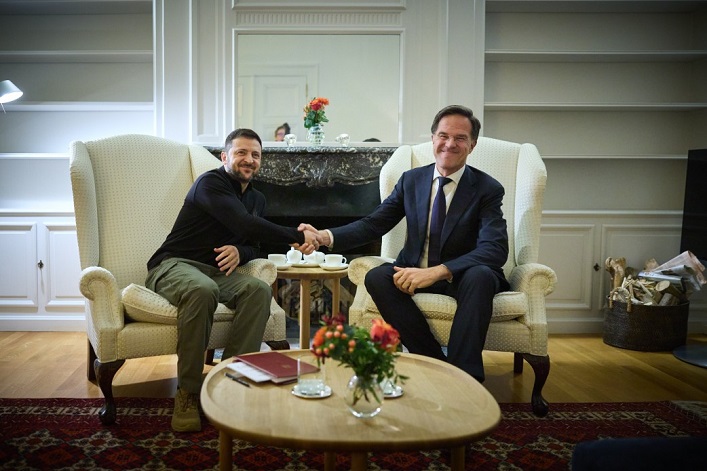 Zelensky met in Brussels with Rutte and Macron: What was discussed?