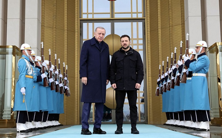 Turquía está dispuesta a tomar todas las medidas necesarias para establecer la paz en Ucrania y apoya la iniciativa de Zelenski de un alto el fuego temporal.