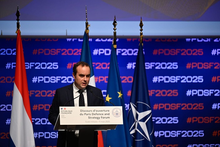 Paris will oppose any demilitarization of Ukraine, and the EC states its distrust of Putin.