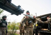 Finnland wird der Ukraine Munition aus eingefrorenen russischen Vermögenswerten zur Verfügung stellen, nachdem eine Vereinbarung über 90 Mio EUR getroffen wurde.