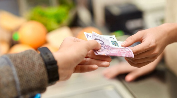 Украинские клиенты банков сэкономят €70-100 млн благодаря присоединению к единому рынку платежей в евро.