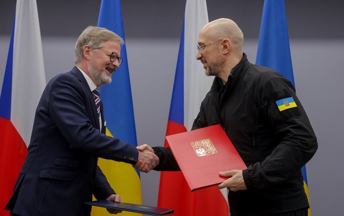Україна та Чехія домовились посилювати всеохопне стратегічне партнерство. Україна отримає ще 400 000 артснарядів.