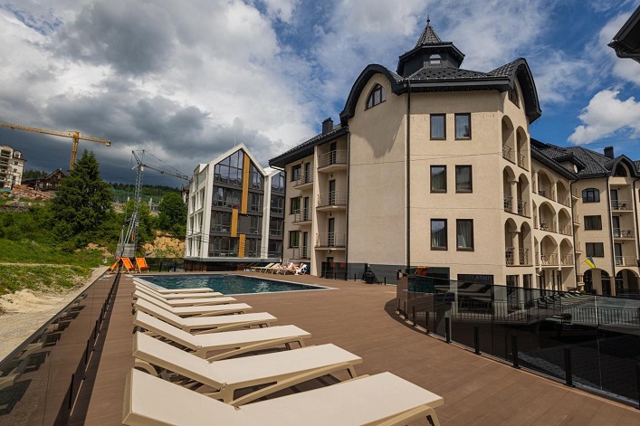 The Ukrainian hotel market is experiencing a revival, with regions exceeding pre-war occupancy and prices.