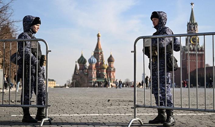 Putin will have to make a choice: pursue negotiations and end the war or face the collapse of the Russian economy. The US Congress is preparing to impose a 500% tariff on Russia’s allies.