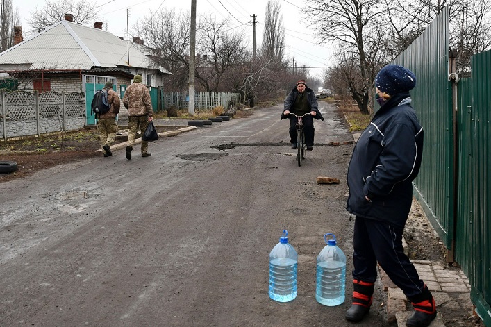 Putin refuses to accept the US peace proposals and continues to insist on four Ukrainian regions, despite US pressure.
