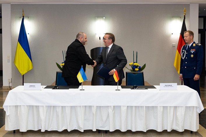IRIS-T, broń dalekiego zasięgu i obrona powietrzna: Jak Ukraina wyda 5 mld euro pomocy od Niemiec?