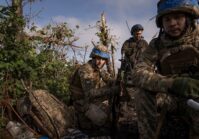 РФ продовжує атакувати Україну з повітря та значно збільшила інтенсивність боїв на фронті перед травневими святами.