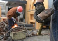 Прифронтові області України втрачають робочі місця.