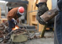 Прифронтові області України втрачають робочі місця.