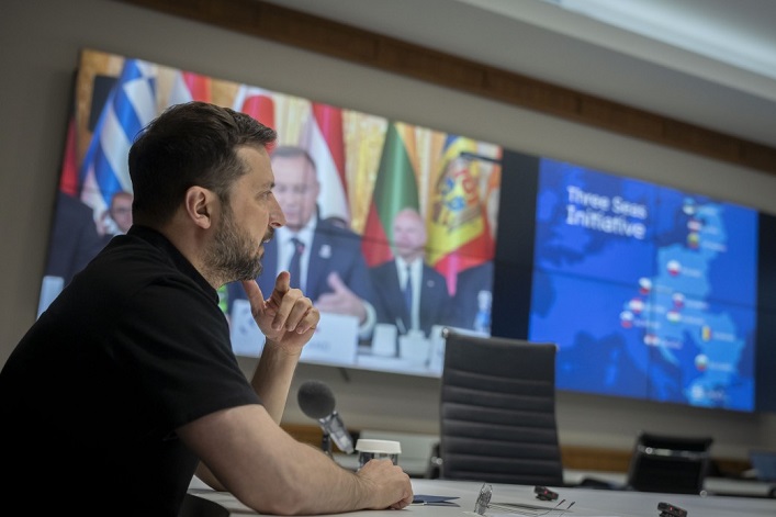 Зеленський запропонував партнерам безпекову співпрацю у форматі Тримор’я.
