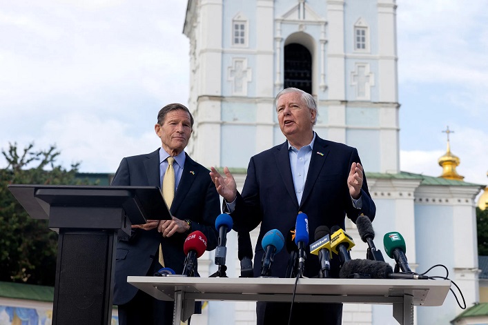 Francja i Niemcy opowiadają się za zaostrzeniem sankcji wobec Rosji, a amerykański Senat planuje wprowadzenie nowych restrykcji przed szczytem G7.