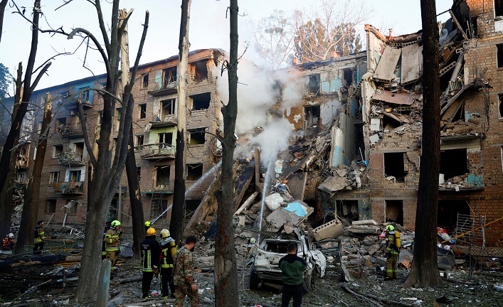 Russia is increasing its attacks on Ukraine while the world is occupied with the Middle Eastern conflict.