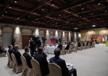 Rusia aún no ha presentado su memorando que describe los términos del alto el fuego y ha declarado su disposición a continuar la guerra.