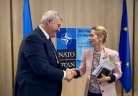 Поки ЄС готує санкції проти військового бюджету Путіна, Трамп дає задню аби мати простір для мирних переговорів.