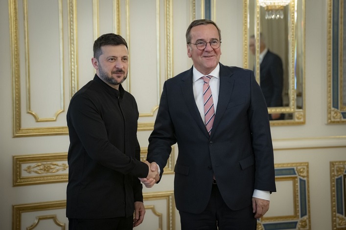 Пісторіус у Києві анонсував надання Україні €9 млрд військової допомоги, але без ракет Taurus, та підтвердив майбутнє членство України в НАТО.