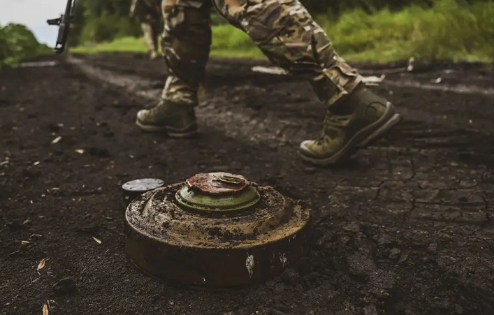 Ukraine is prepared to begin mass production of anti-personnel mines to alter battlefield dynamics and strengthen its defense.