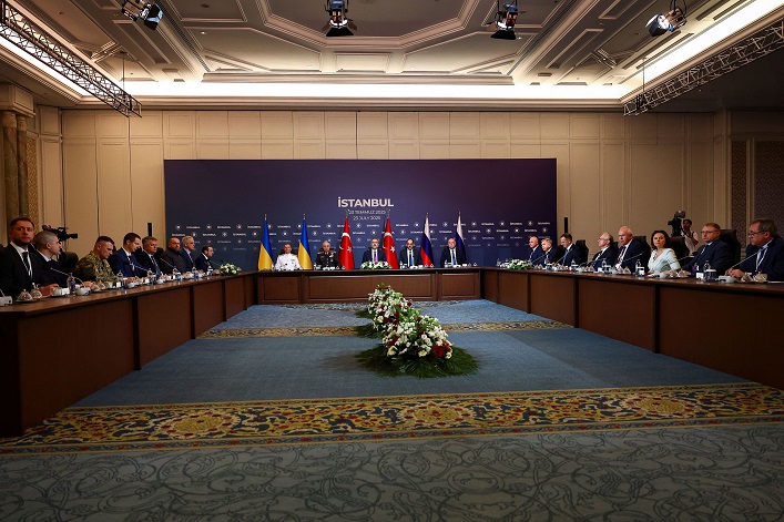 Третій раунд переговорів між українською та російською делегаціями завершився у Стамбулі без жодних проривів.
