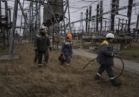 The government supports the revitalization of the energy sector and is reducing its debt to green energy producers.