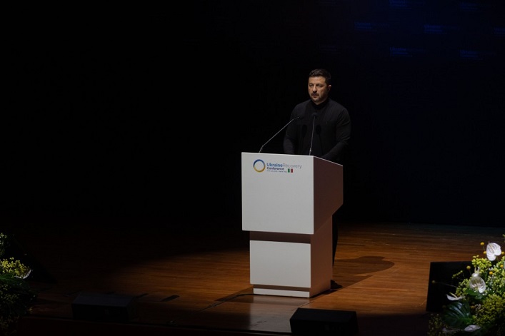 Zelenskyy outlines the condition for beginning negotiations with Russia, which has proposed a “new approach” to ending the conflict.