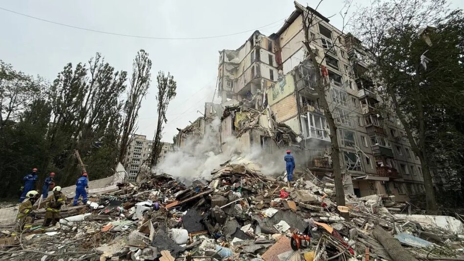 Russia is laughing at Trump’s deadline by hammering Kyiv with over 300 drones and missiles, killing 31 people.