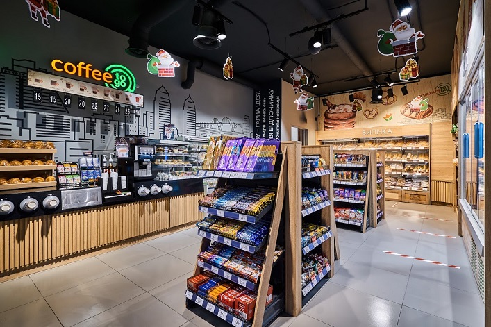 Terwin Corporation’s retail chains aim to surpass $2B in annual sales this year.